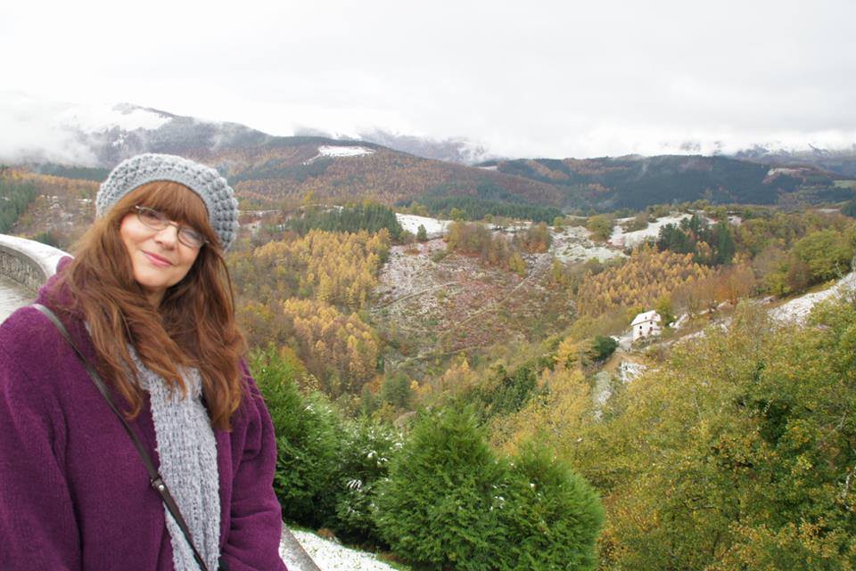 MEJOR NO JUZGAR POR LA PORTADA Y SI JUZGAR POR EL INTERIOR  - 16 de noviembre de 2015