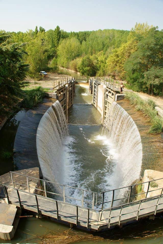 Y SIGUIENDO POR LA RUTA DEL CANAL...