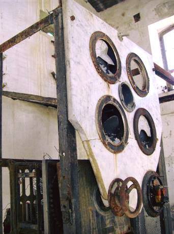 RESTOS DE MAQUINARIA