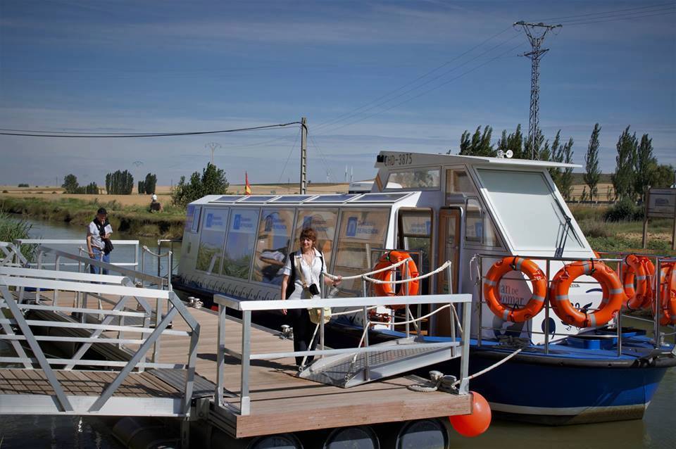 BARCO TURÍSTICO JUAN DE HOMAR