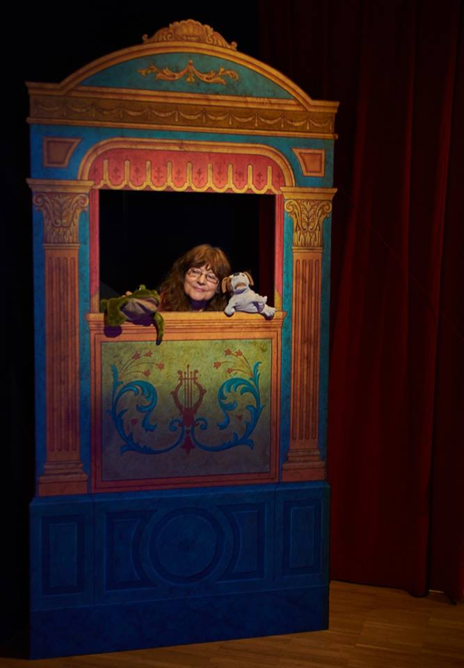 DISFRUTANDO DEL MUNDO DEL TITERE